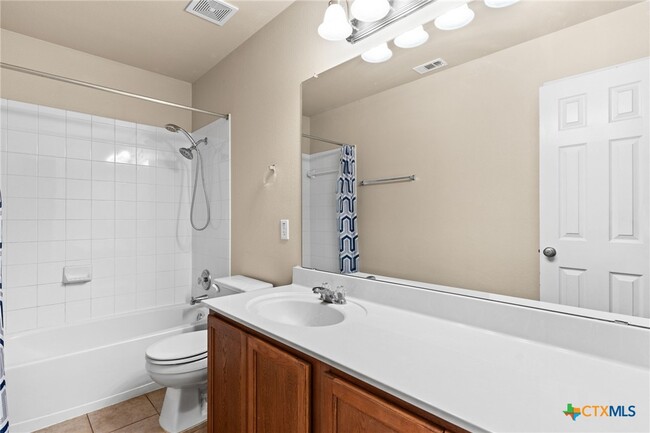 Building Photo - 5405 English Oak Dr