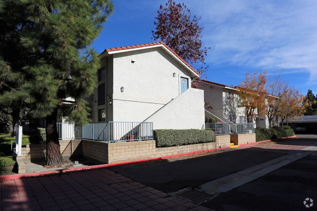 Building Photo - Gables Apartments