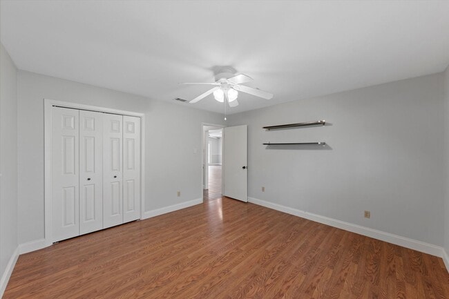 Building Photo - 10014 Burgundy Ln