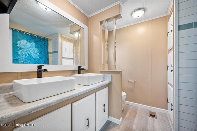 Building Photo - 6027 Highliner Dr