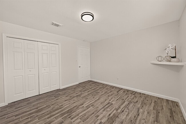 Building Photo - 22314 N Fork Dr