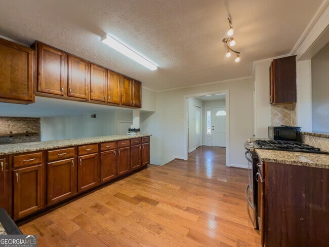 Building Photo - 518 Barbashela Cir