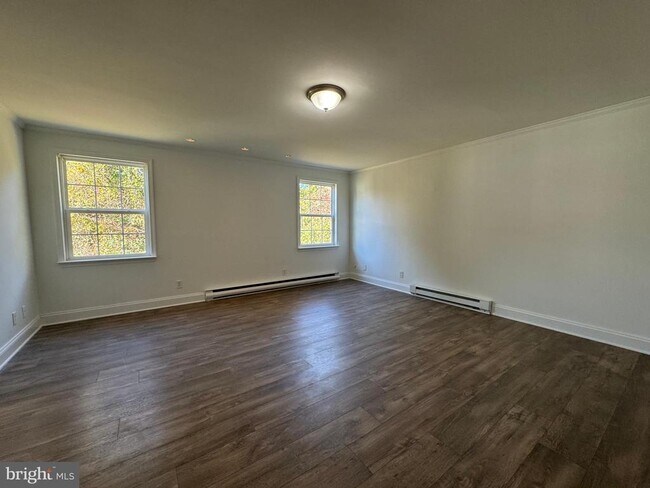 Building Photo - 1581 Skinners Turn Rd