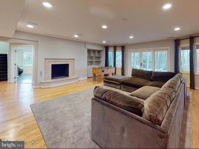Building Photo - 9629 Eagle Ridge Dr
