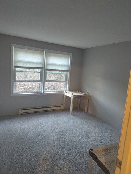 Building Photo - 814 Court St