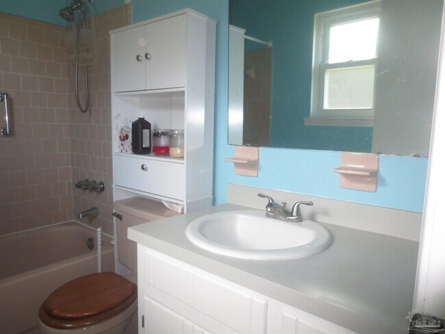 Building Photo - 1330 El Sereno Pl