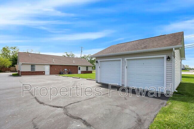 Building Photo - 4031 Elm St