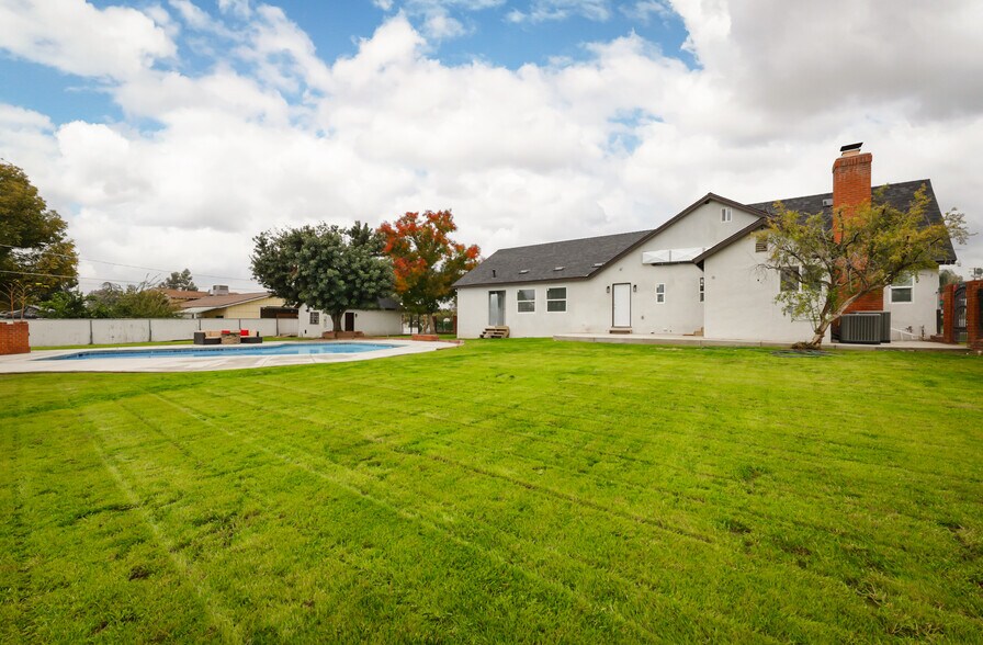 Building Photo - 501 Magnolia Ave