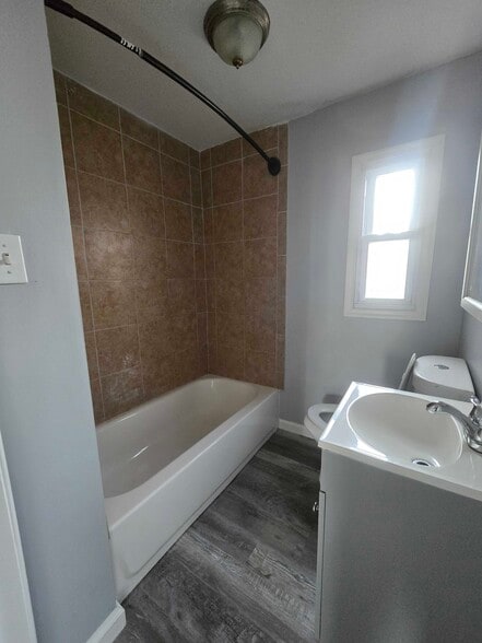 Building Photo - 1502 Market St