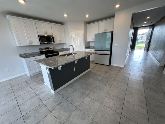 Building Photo - 512 Mckenna Dr