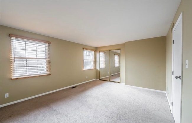 Building Photo - 1408 Long Island Ct