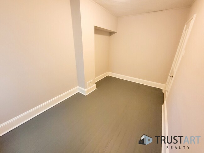 Building Photo - 4839 Merion Ave