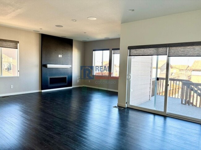 Building Photo - 14381 Mosaic Ave