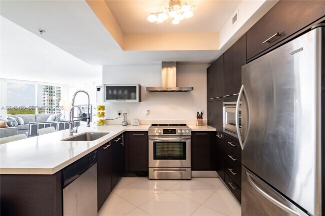Building Photo - 150 Sunny Isles Blvd