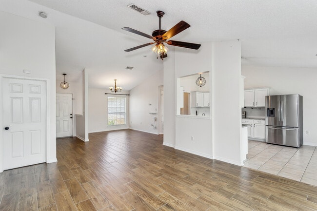 Building Photo - 2208 Seascale Ct