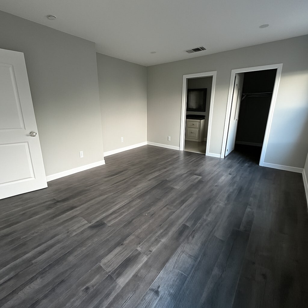 Building Photo - 1309 S Hudson Ave