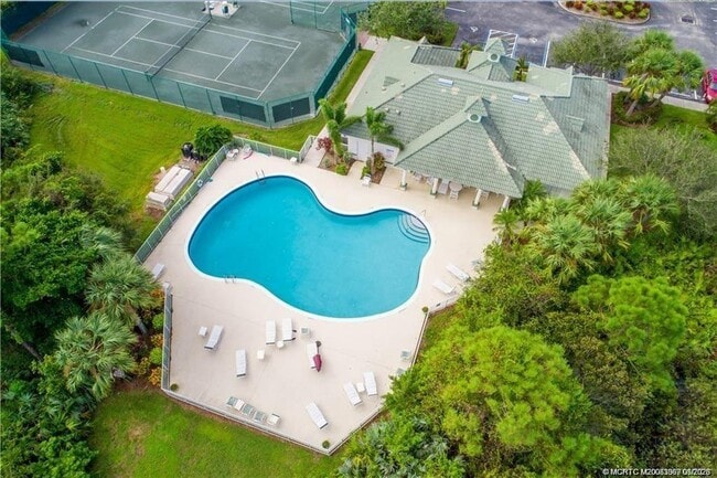 Building Photo - 4574 NW Red Maple Dr