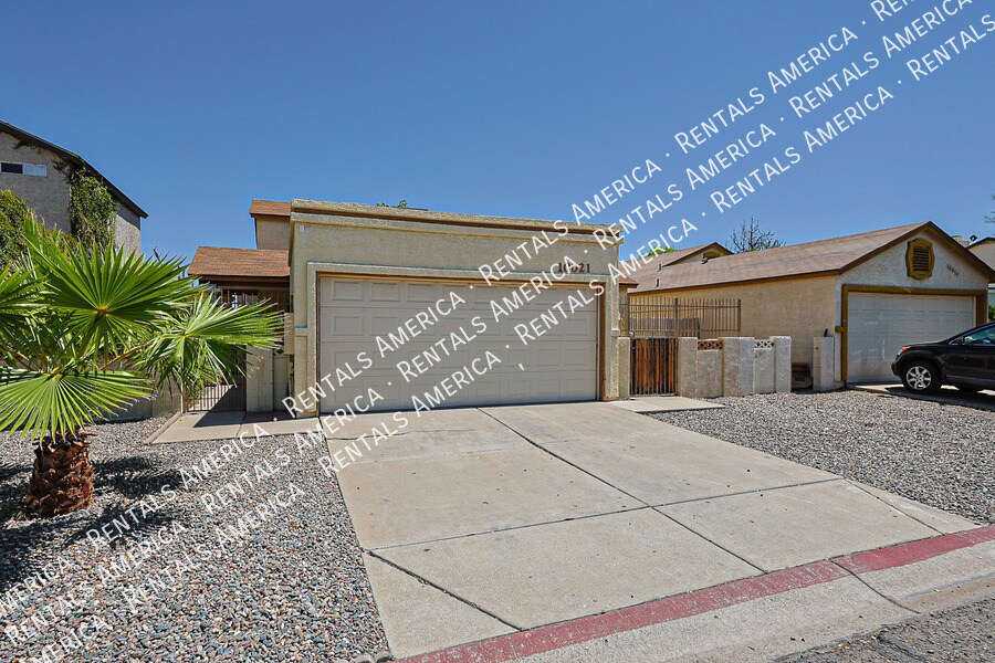 Building Photo - 10021 N 66th Ave