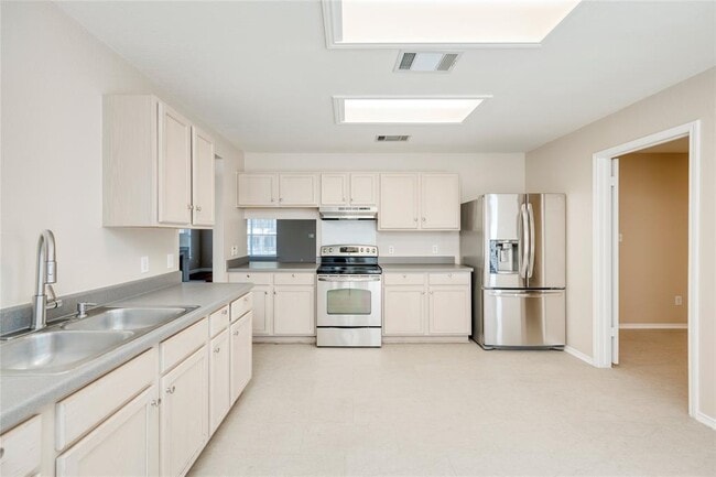 Building Photo - 11412 Kingsgate Dr