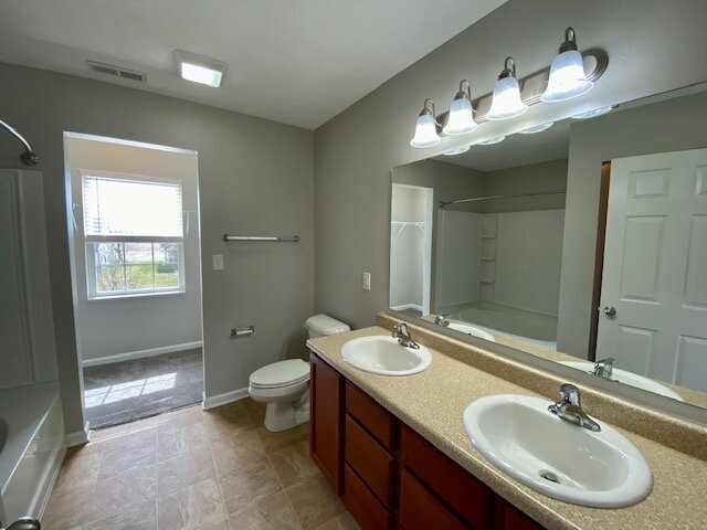 Building Photo - Fantastic 4 Bedroom, 2.5 Bath w/LOFT in Brookfield Place