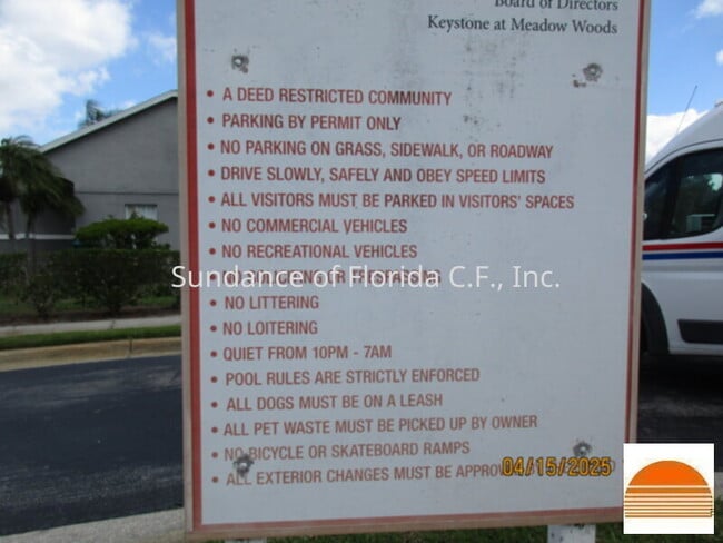 Building Photo - Amazing Location!