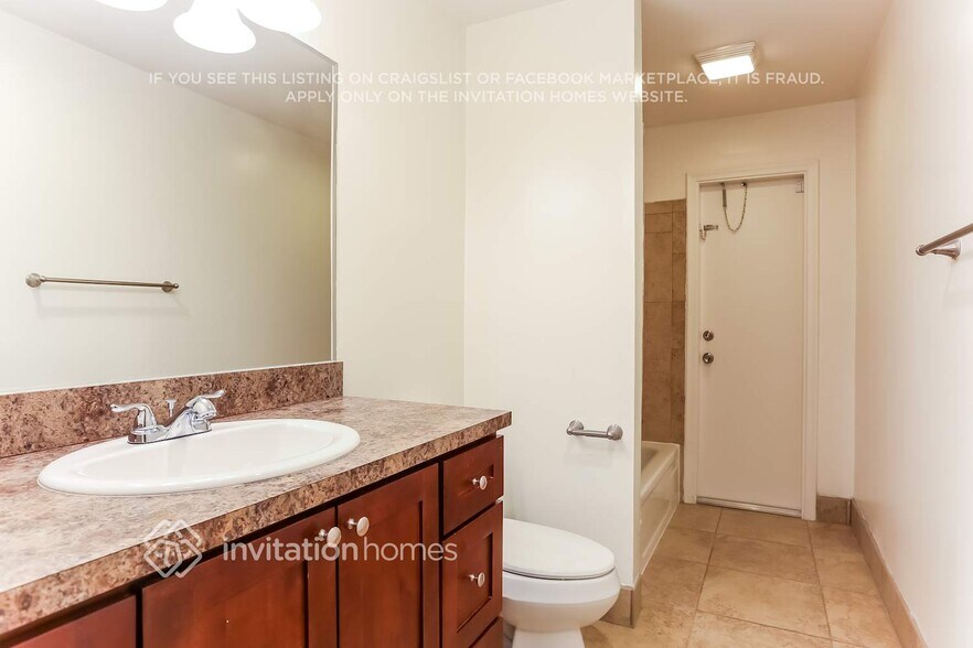 Building Photo - 11090 Glenwood Dr