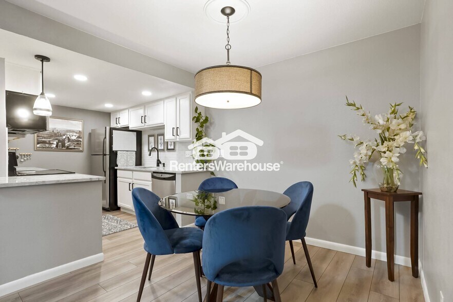 Building Photo - 8225 Fairmount Dr