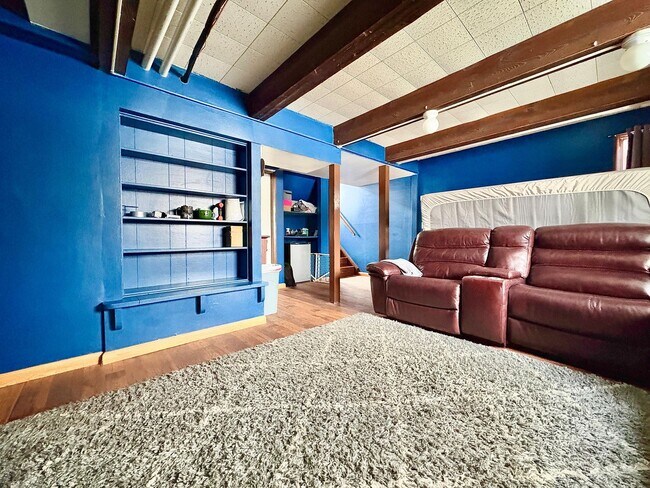 Building Photo - Twyckenham Hills Gem – 4BR with Lower Level Family Suite