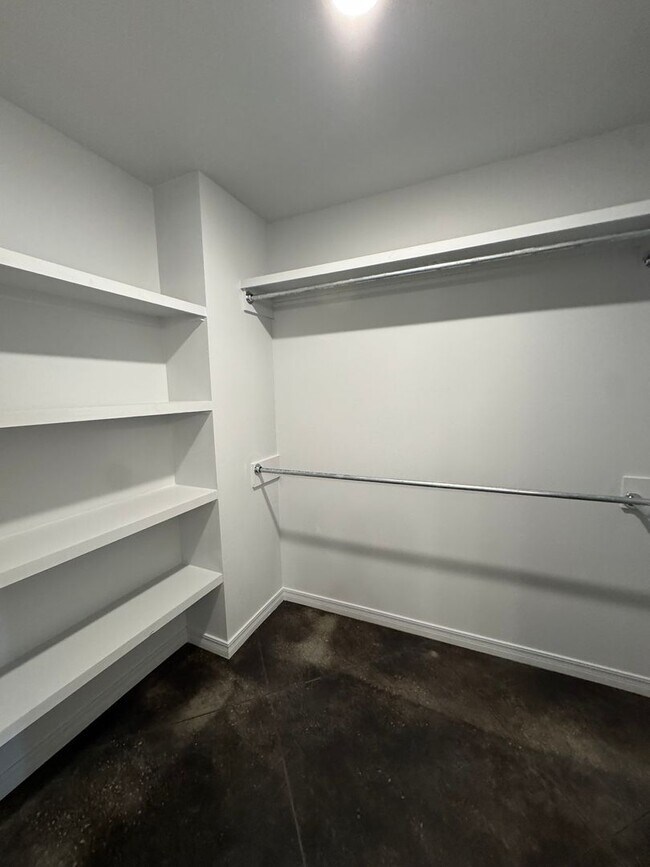 Building Photo - Located in the Glendale Area!!! New Build "Be the 1st to live HERE!!! 1/2 off special 1st month rent