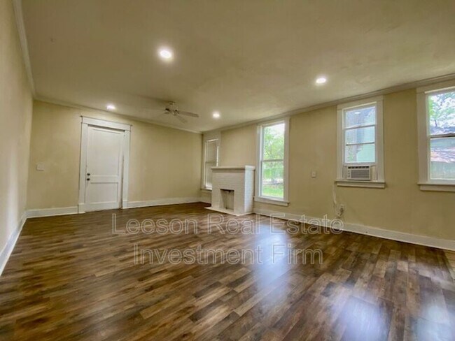 Building Photo - 548 Dalzell St