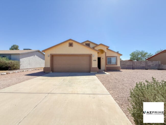 Building Photo - Gorgeous 3/2 Arizona City House!