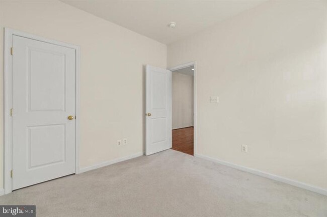Building Photo - 14160 Catbird Dr