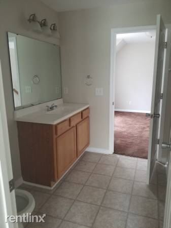 Building Photo - 3 br, 1.5 bath Townhome - 100 Alston Street