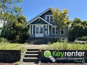 Building Photo - One of a Kind Craftsman House in Tacoma!