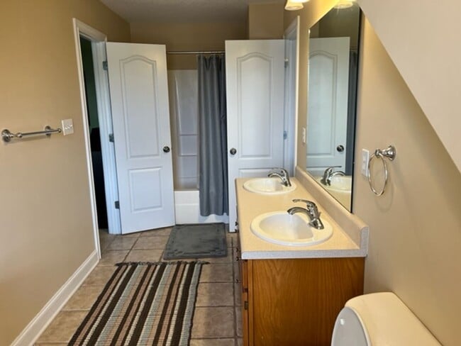 Building Photo - City of Maryville 37803 - SHORT TERM lease considered! Furnished! - 4 bedroom, 3.5 bath home - Ca...