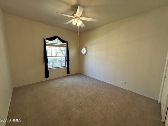Building Photo - 2053 E Clubhouse Dr