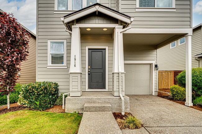 Building Photo - Beautiful Three Bedroom in Taverner Ridge!
