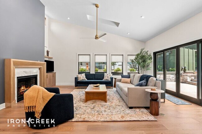 Building Photo - 3015 Sand Hill Crane Dr