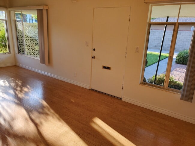 Building Photo - 224 Santa Rosa Rd