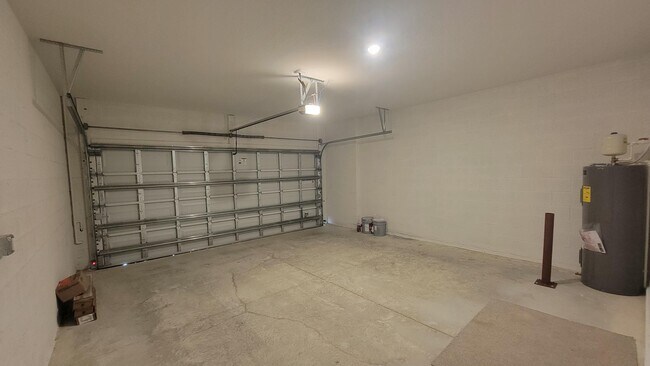 Building Photo - 569 Salisbury Cir