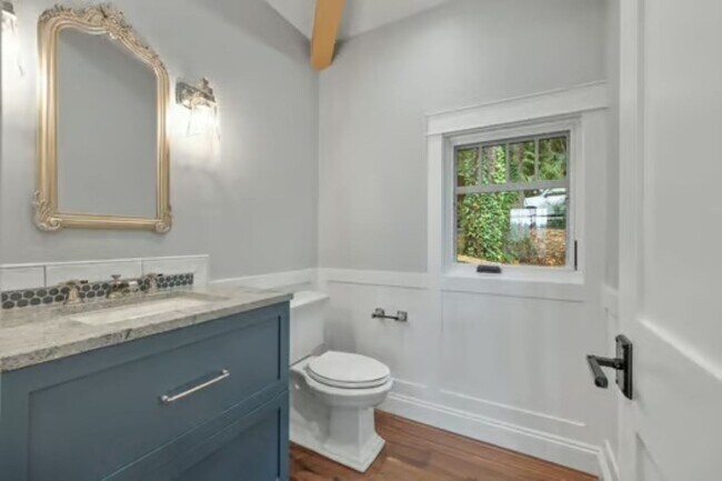 Building Photo - 3Bd/3.5Ba Kirkland Home
