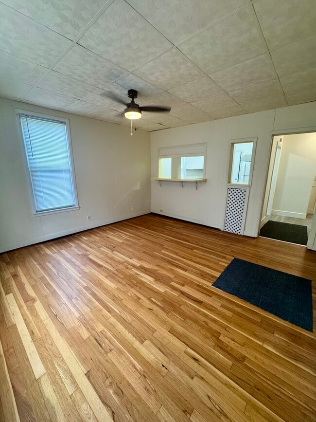 Building Photo - 2415 7th Ave