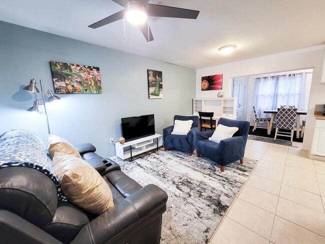 Primary Photo - 735 SE 4th Ave