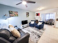 Building Photo - 735 SE 4th Ave