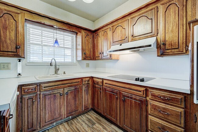 Building Photo - 3 Bed 2 Bath in Midwest City!