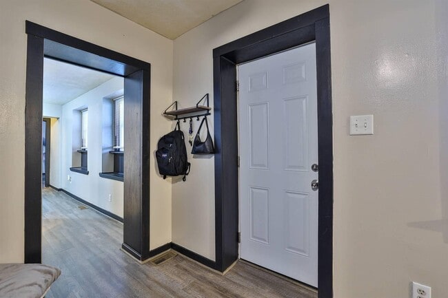 Building Photo - 142 4th Ave