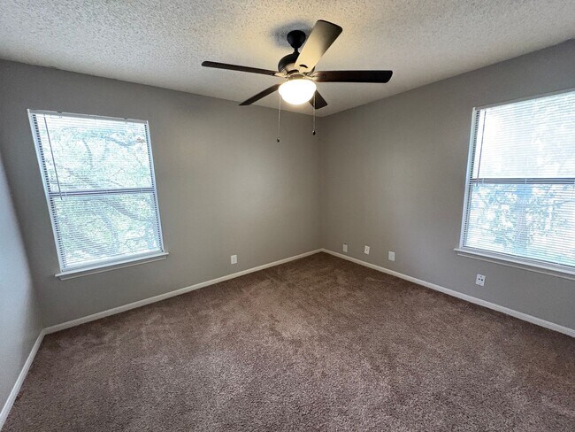 Building Photo - Beautiful Home in College Park!