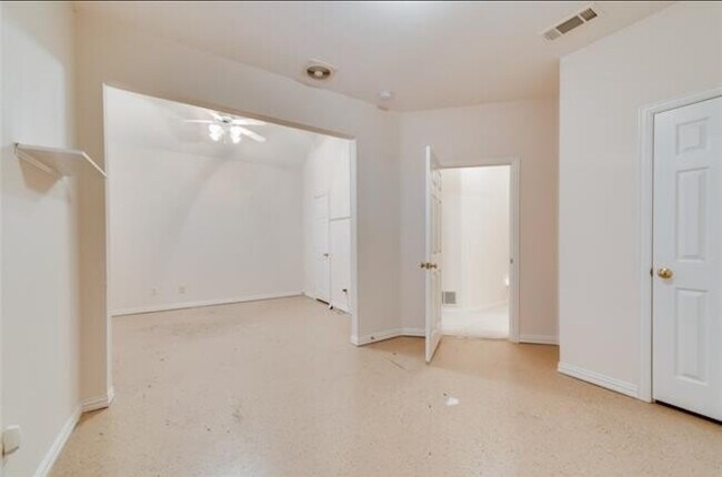 Primary Photo - 7918 Ruskin Cir