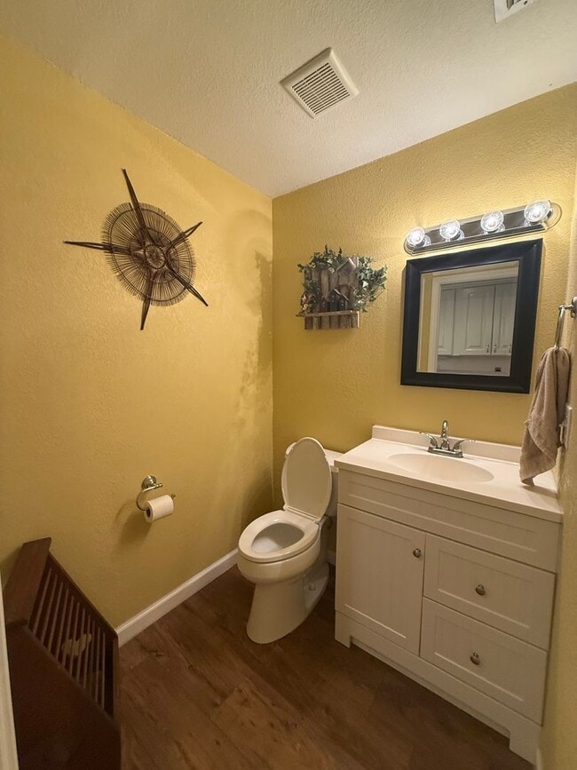 Building Photo - 5 Acre Home!!!!