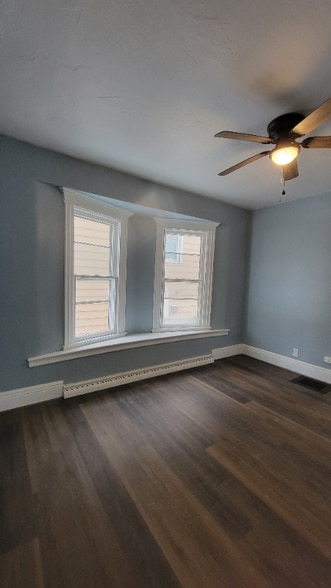 Building Photo - 286 Kenwood Ave